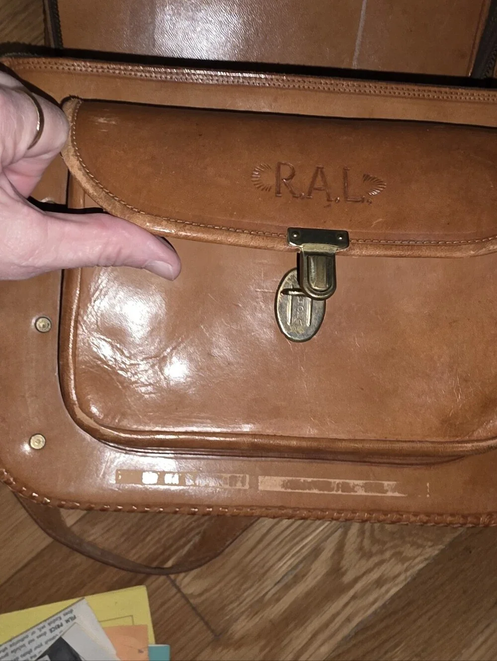 VINTAGE CAMERA BAG Leather Messenger Bag for Men CLEAN NO ODORS AMAZING